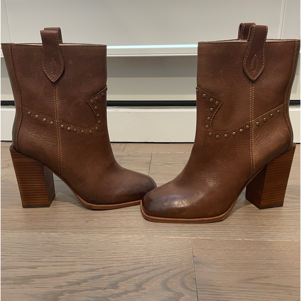 PAIGE Square heel boot. Nwot